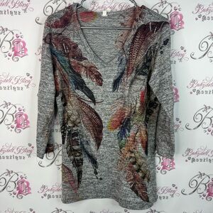 Liberty wear long sleeve grey feathers 🪶 Elegant Feather Print Long Sleeve Top